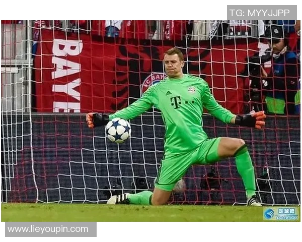 黑白经典足球瞬间那些永恒的球场传奇与足球英雄的巅峰时刻