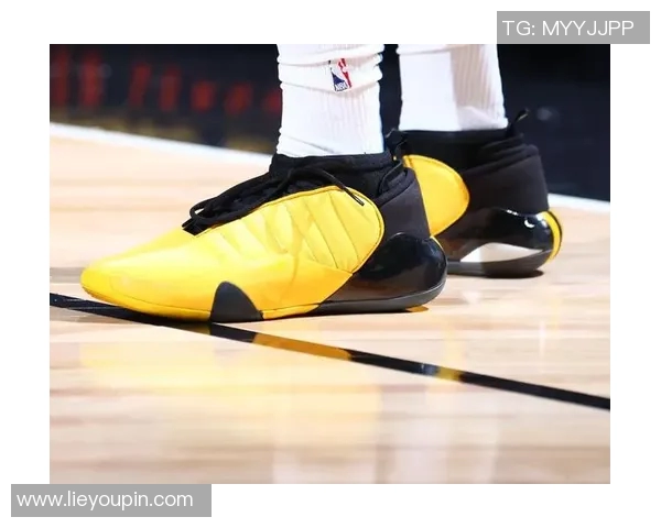 球星们新赛季上脚足球鞋大盘点 哪款最受欢迎值得关注 球星们新赛季上脚足球鞋大盘点 哪款最受欢迎值得关注